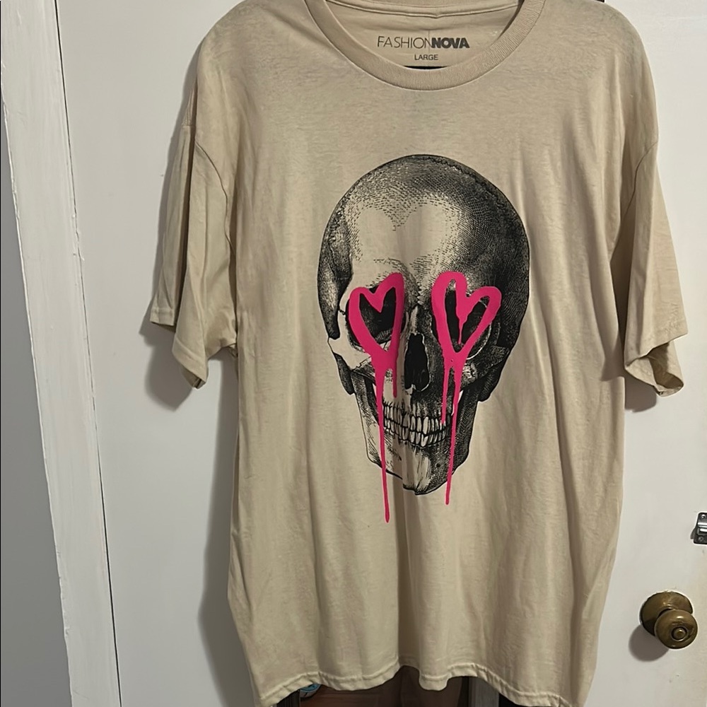 Fashion Nova Cream Skull Tee with Pink Heart Eyes